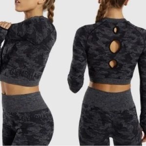 Gymshark Top|  Camo | Long-sleeve Crop | Black | M